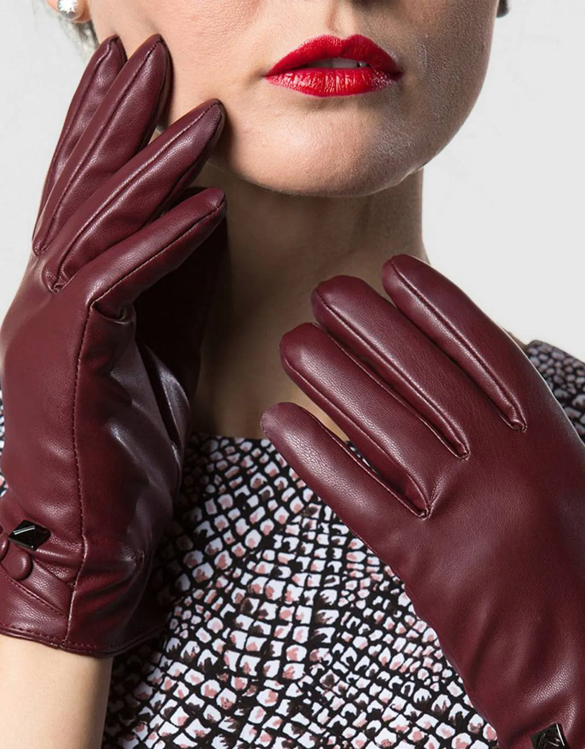 Women's Touchscreen Three Button Winter Gloves